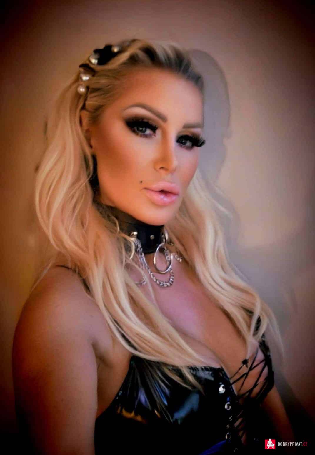 Domina Paris