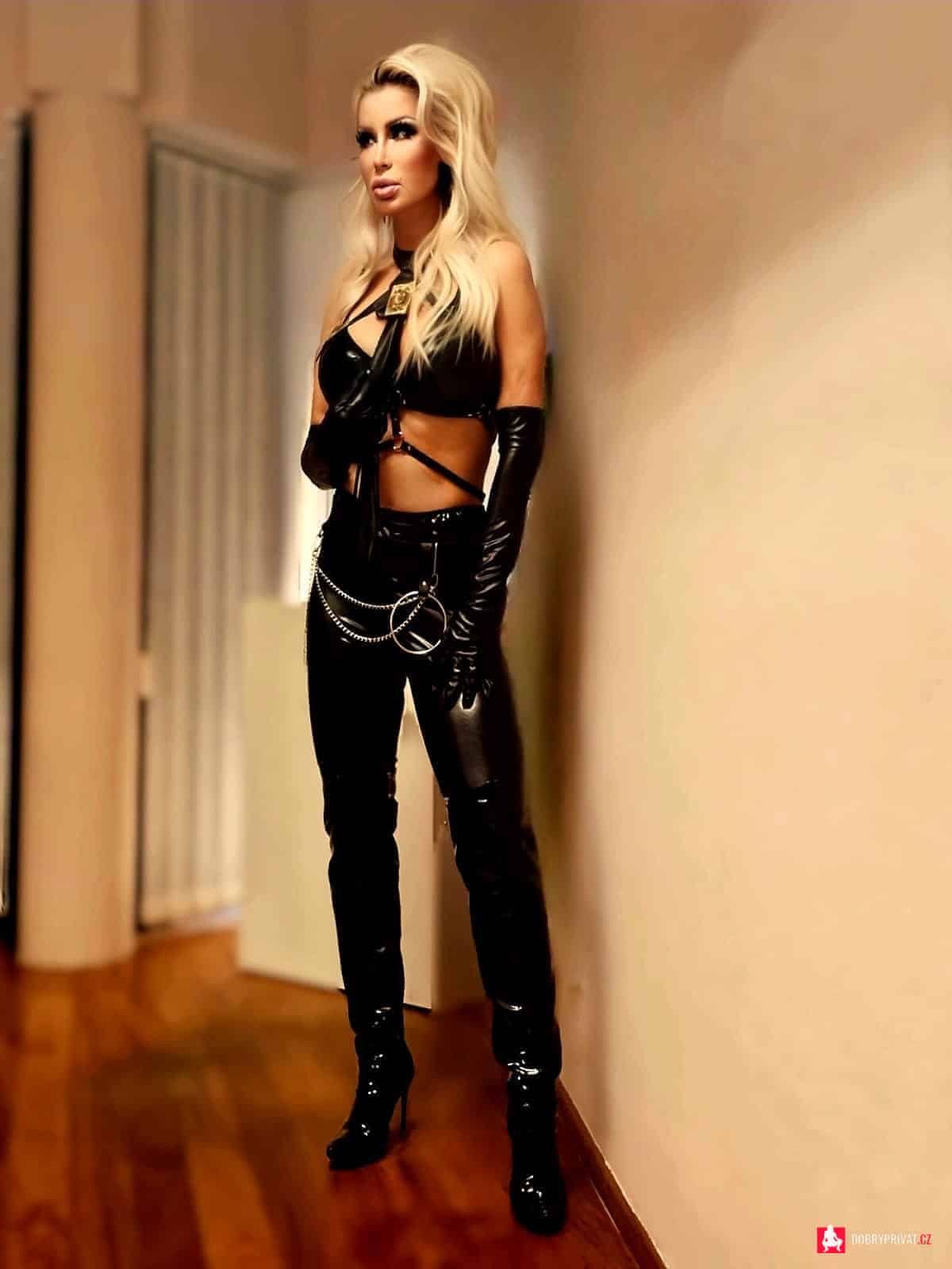Domina Paris