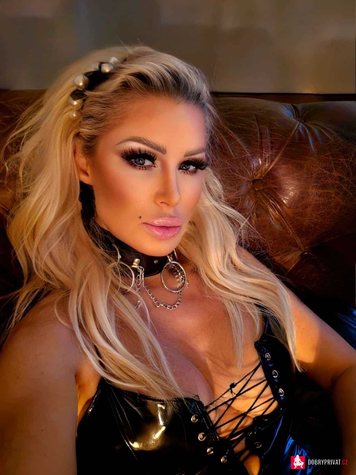 Domina Paris