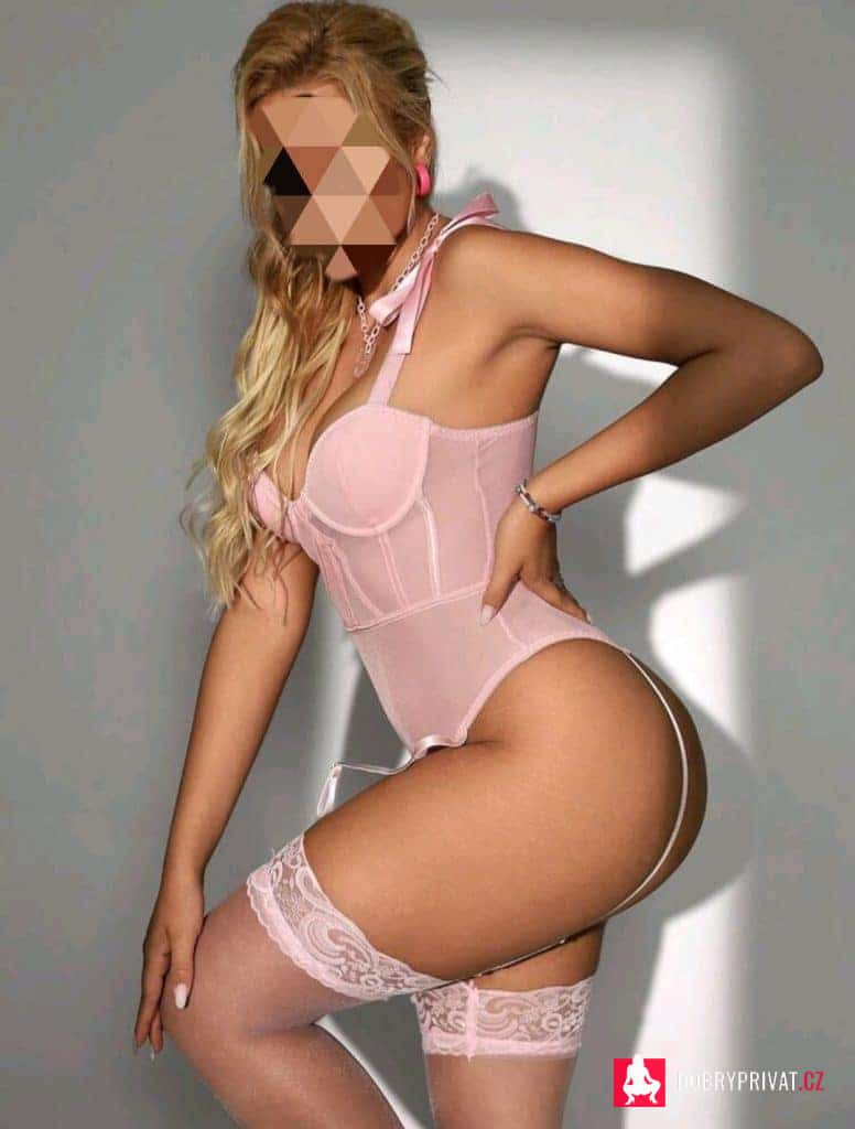 Laura-22